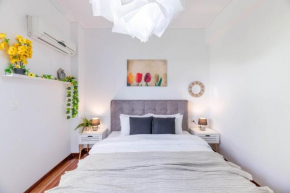 Modern Escape Near Riviera & Niarchos Foundation!